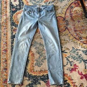 Women’s LEVI skinny jeans size27